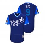 Camiseta Beisbol Hombre Kansas City Royals Drew Butera 2018 Llws Players Weekend Vito Royal
