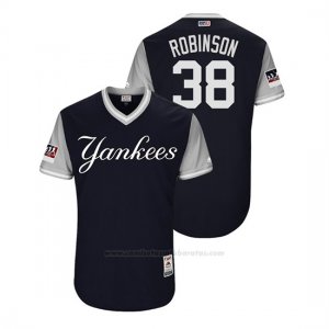 Camiseta Beisbol Hombre New York Yankees Shane Robinson 2018 Llws Players Weekend Robinson Azul