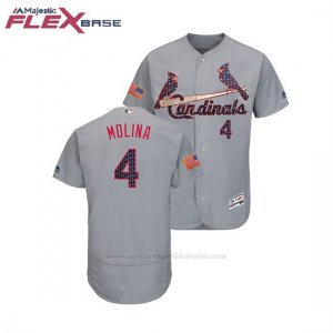 Camiseta Beisbol Hombre St. Louis Cardinals Yadier Molina 2018 Stars & Stripes Flex Base Gris